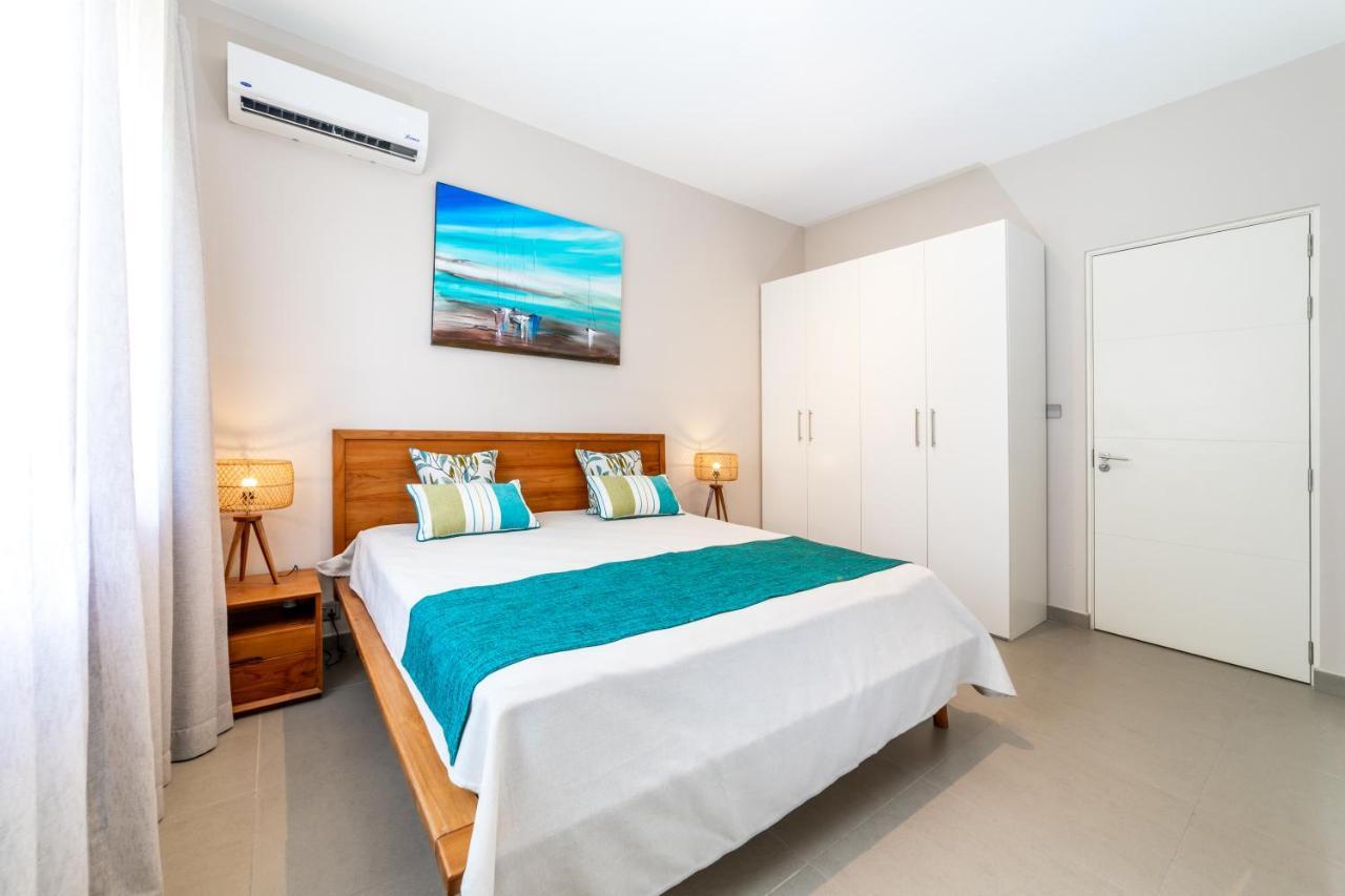 One Bay Residence - Apartment 2 - Apartment In Pereybere Pereybere Beach エクステリア 写真
